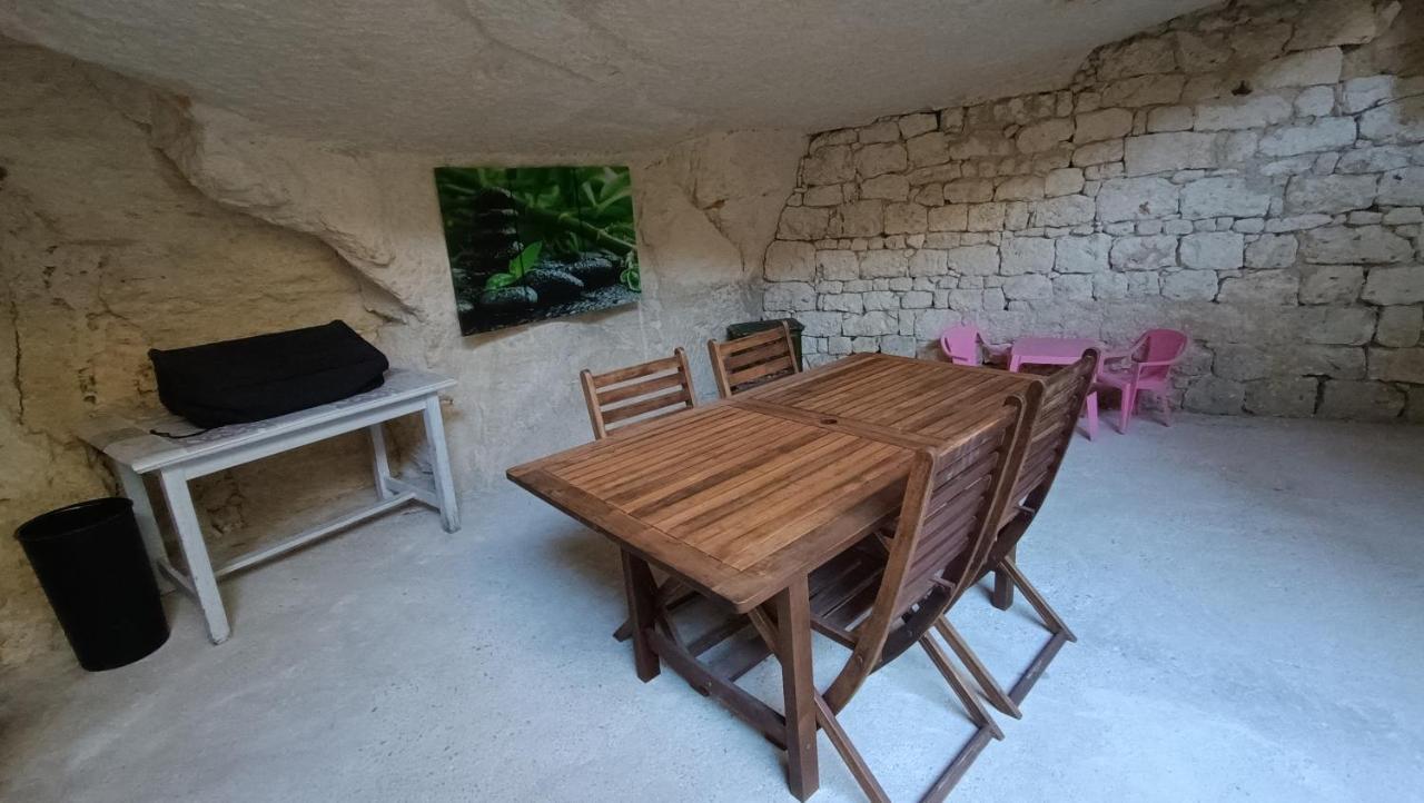 Meuble De Tourisme Petit Chail Saint Savinien Zewnętrze zdjęcie