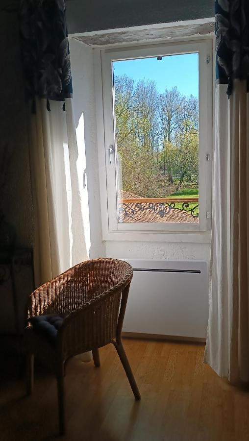 Meuble De Tourisme Petit Chail Saint Savinien Zewnętrze zdjęcie